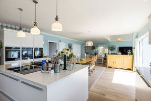Kitchen- click for photo gallery
